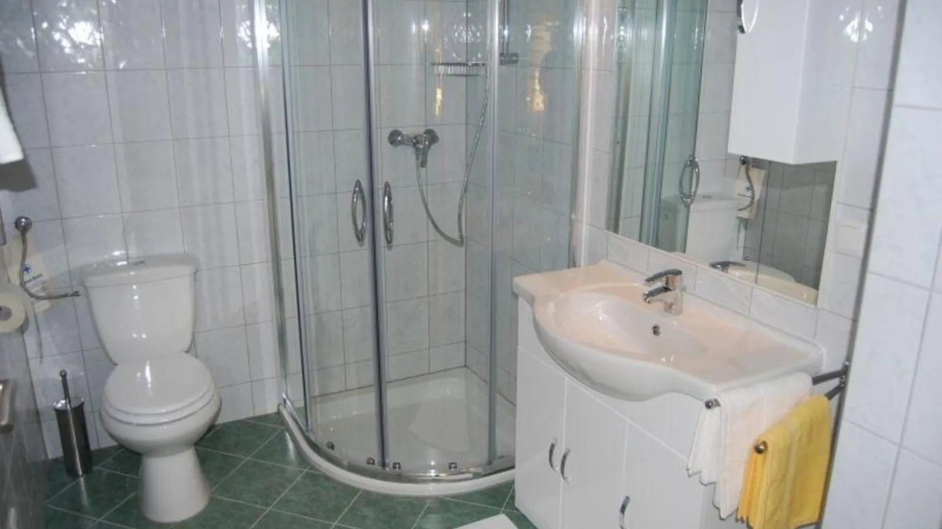 Ferienwohnung Florian 2 In Bezirk 21-Floridsdorf Viena Apartamento